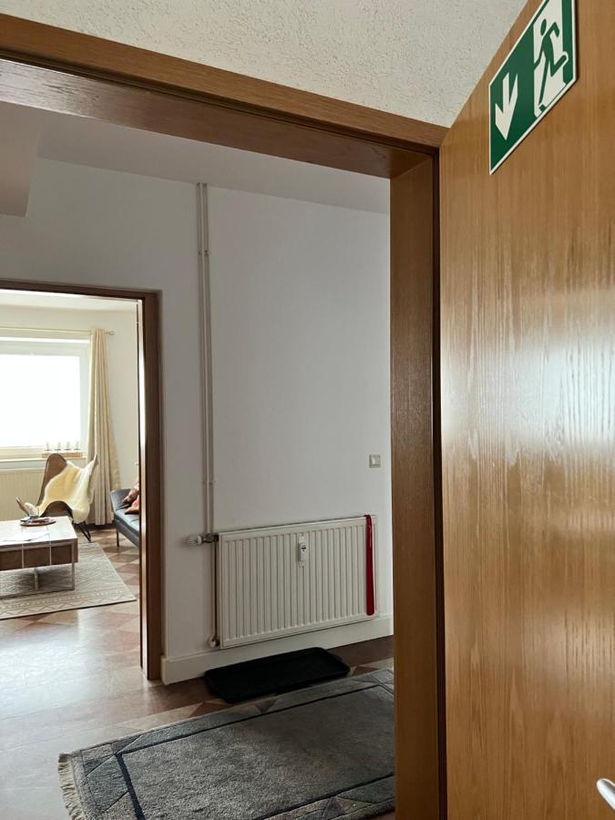 Sehr Schoene Wohnung,Komplett Neu Eingerichtet Limbach-Oberfrohna Exterior photo